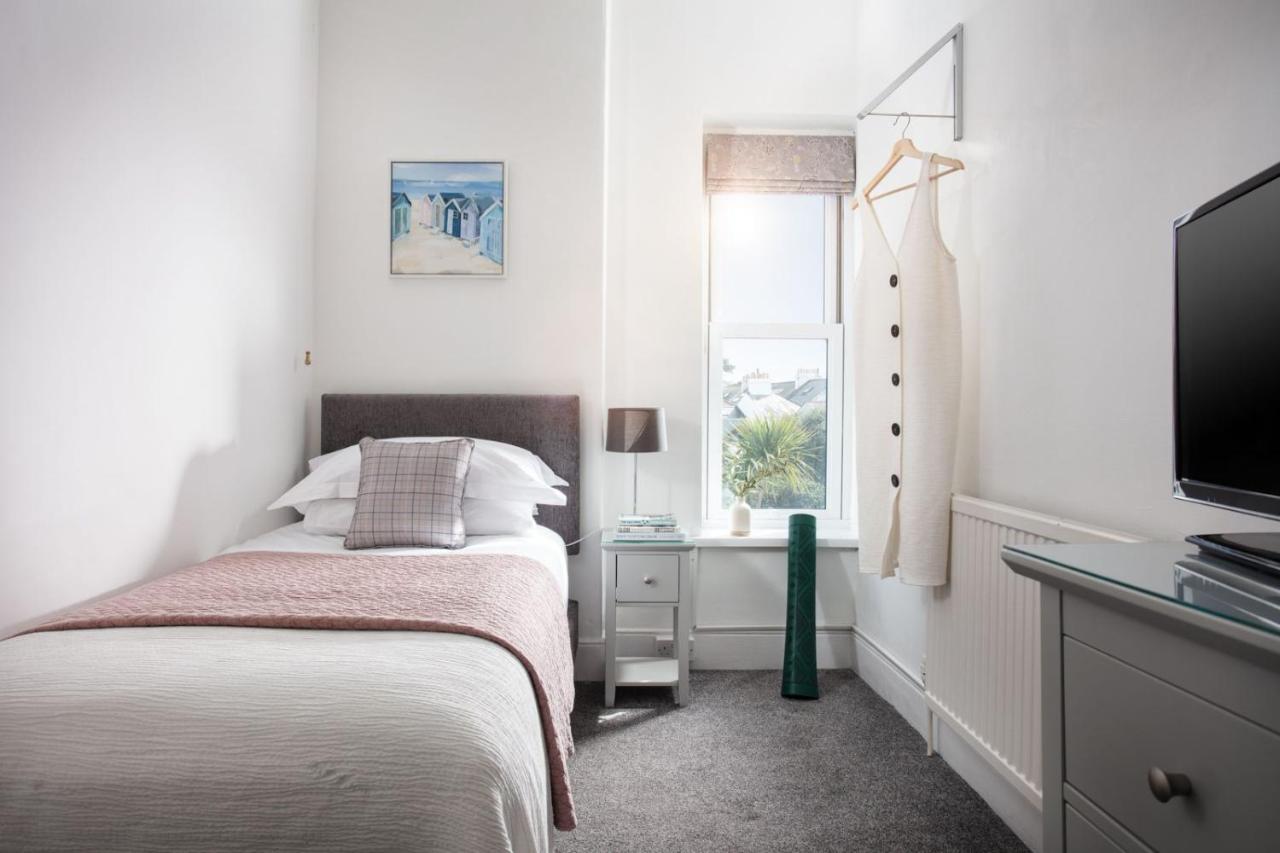 ホテル Gyllyngvase House ファルマス 部屋 写真
