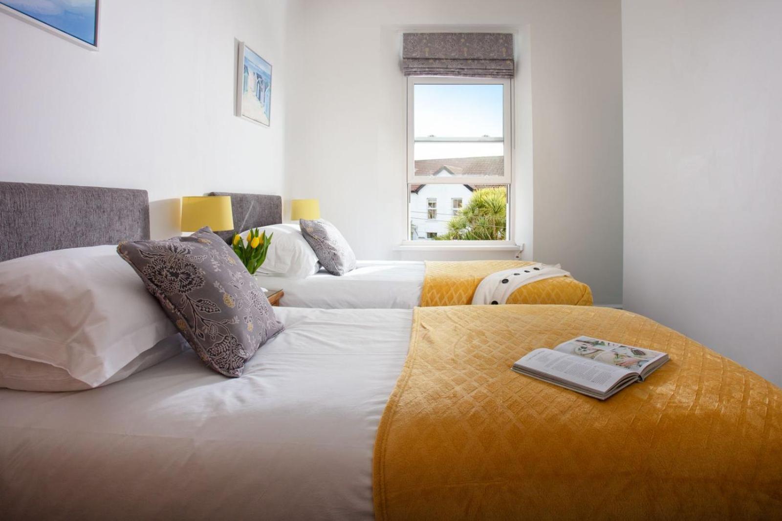 ホテル Gyllyngvase House ファルマス 部屋 写真